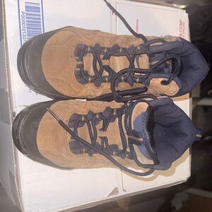 🟤 Nike ACG Kids Hiking Boots – Size 5.5Y